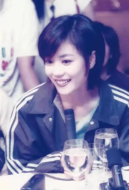 主题:美人xq,提名你觉得短发最好看的女明星,盖个短发美人图楼 [111]