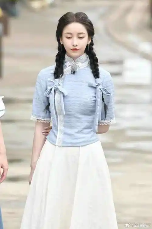 姜贞羽麻花辫造型##姜贞羽奔跑吧路透##奔跑吧杭州录制路透