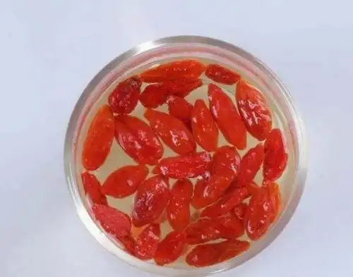 一斤白酒泡多少枸杞最好