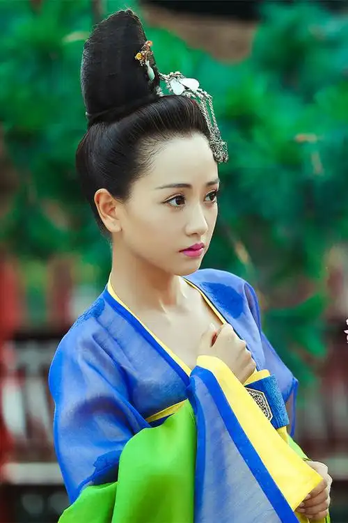 美人制造苏莲衣杨蓉饰