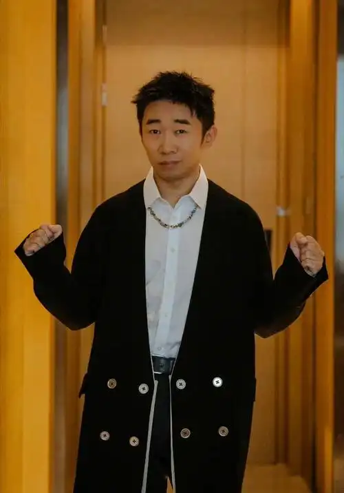 杨迪回应与16年的女友分手 杨迪直播自曝和相恋12年女友分手(10)