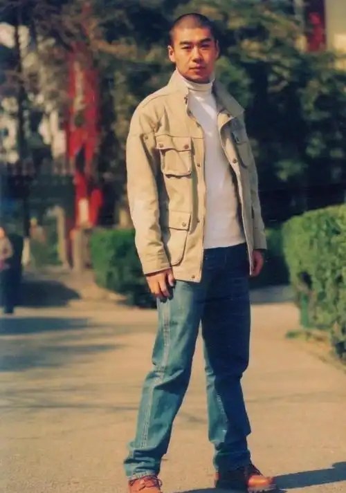 他长得帅,有演技,出道22年,低调得像不存在