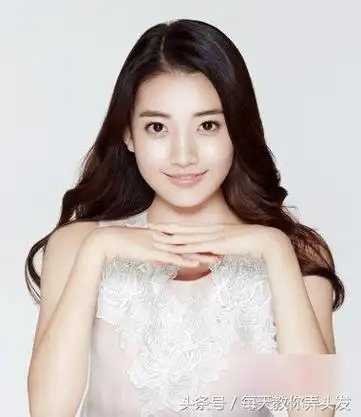 适合方脸的长发发型(15款女生方脸适合的长发发型)(6)