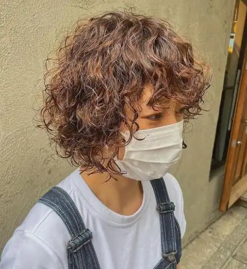 日系满头烫发型 蓬松纹理烫洋气减龄_日韩发型 - 美发站