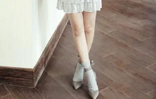 高跟鞋怎么搭配短袜 配上短袜子清新范美哭了