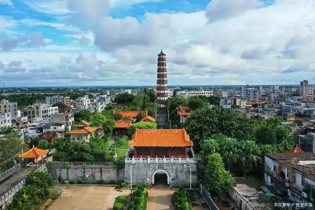 不要在湛江市区寻找隐秘的角落啦,附近这座雷州古城更值得前往