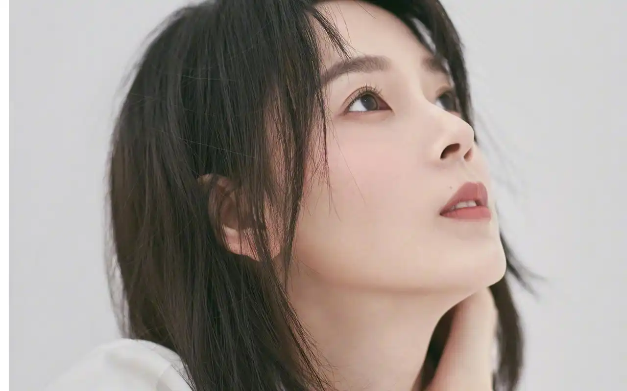 陈瑶简约小清新高清桌面壁纸