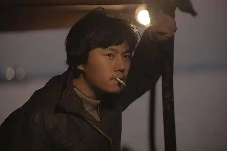 每3年出一部爆款,他把市井小人物演到了天花板_秦昊_电影_鸽子