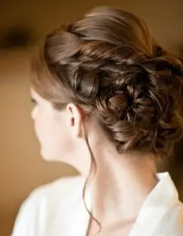 高贵优雅盘发发型图片 最美的发型演绎女神气质西式婚礼新娘发型图片