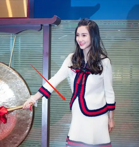 同样是怀孕杨幂杨颖依旧美艳她一身油渍残渣却获网友点赞