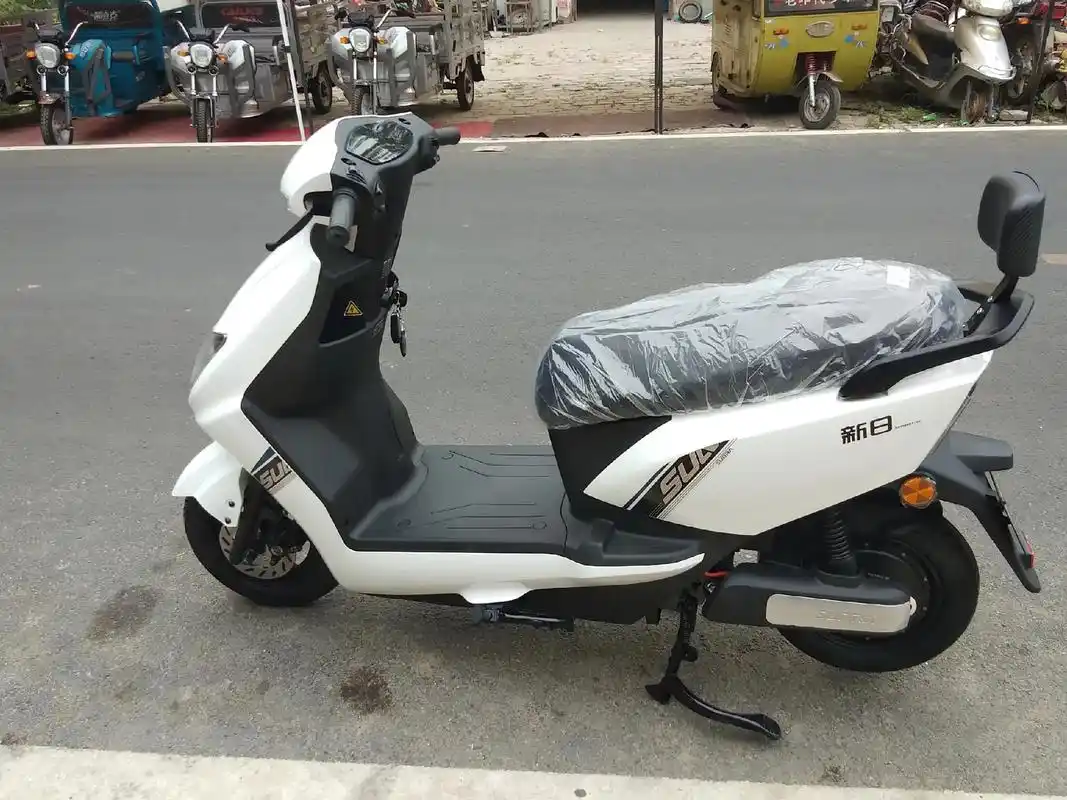新日电动两轮摩托车到货