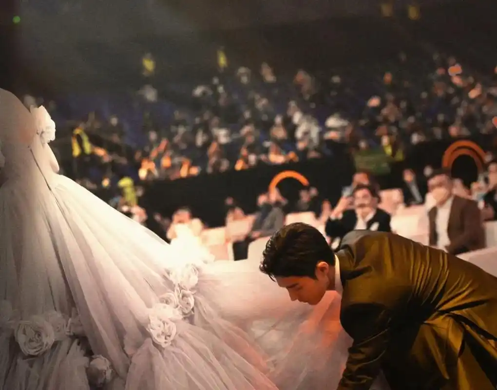 羡慕将来那个穿着白色婚纱 站在他身边的女孩子#肖战 #肖战的小飞侠