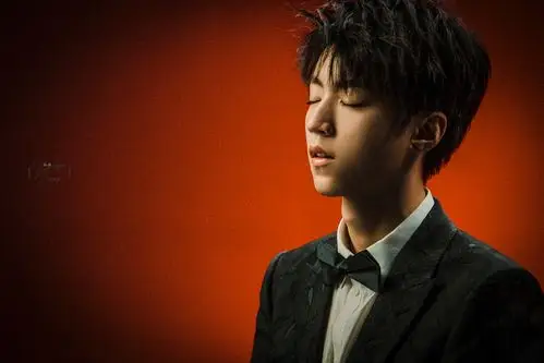 王俊凯×兰蔻lancome拍摄花絮图高清壁纸