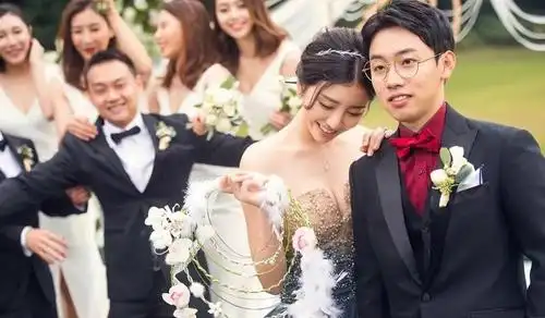 单杠三块金牌,比肩前辈李宁,要知道与他同时期的队友中还有杨威,肖钦