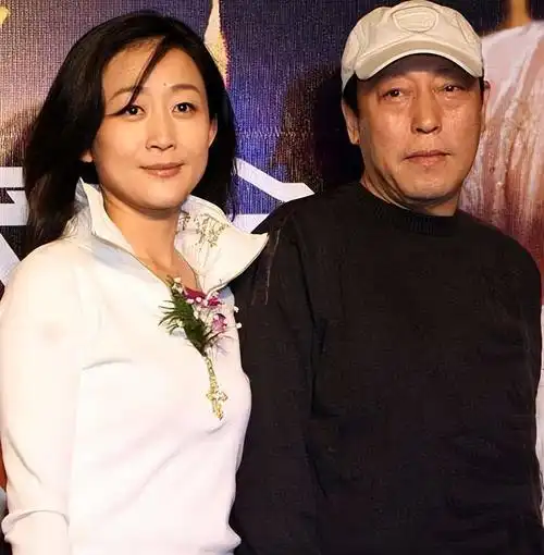 倪炜个人资料(倪大红妻子照曝光,颜值才华与倪萍比起来,网友:一目了然