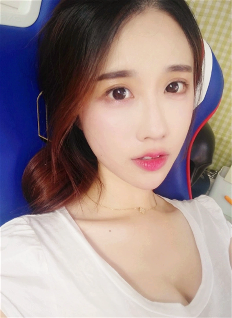 斗鱼女主播轩子高清自拍照