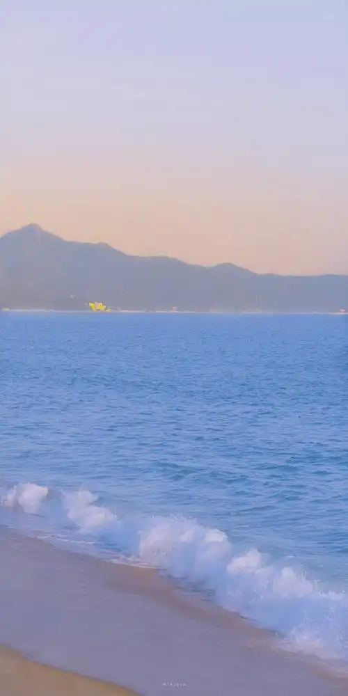 温与柔 爱与不爱皆自由7414 大海 | 治愈系 | 蓝色#壁纸##聊天