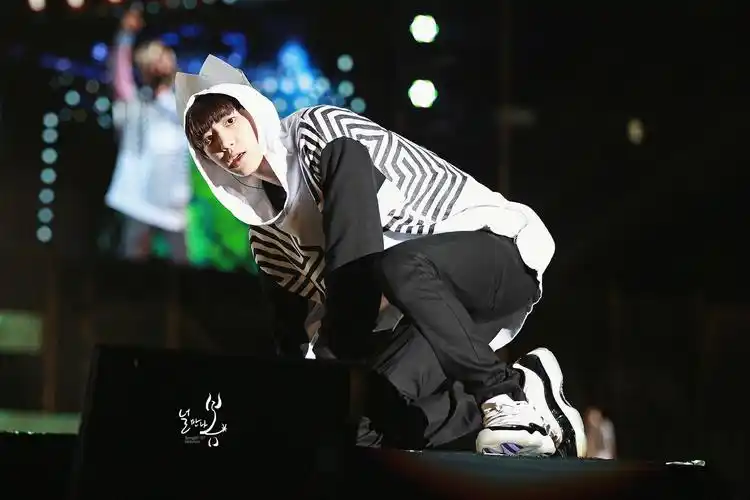 朴灿烈 chanyeol - 堆糖,美图壁纸兴趣社区