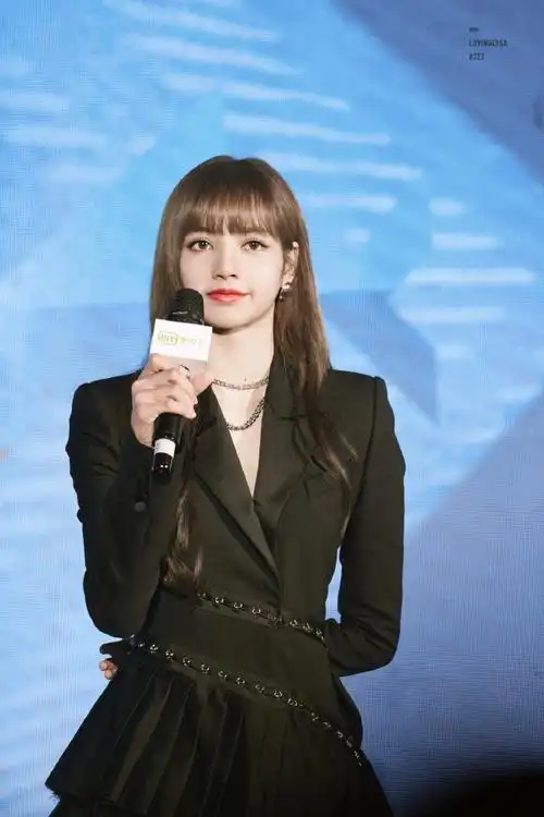 lisa超话20/01/09  青春有你发布会「 人间本不该令我这样欣喜的 但是