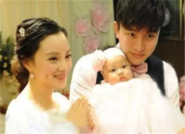 李小璐承认二胎女儿几个月了快生了吗 李小璐怀二胎大肚照出来了