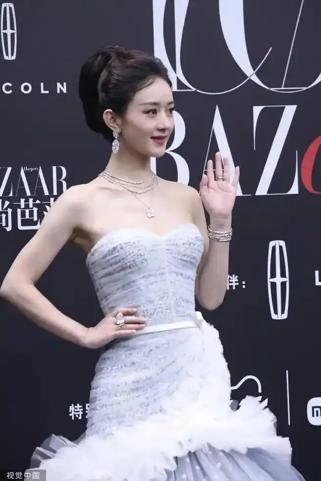 来看看时尚芭莎红毯女明星红毯生图,你们喜欢谁的造型?#红毯 - 抖音