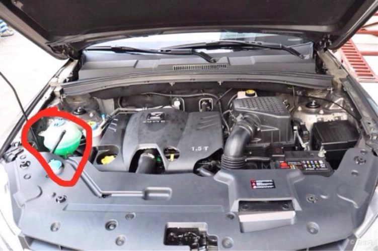 众泰t600防冻液在哪个位置