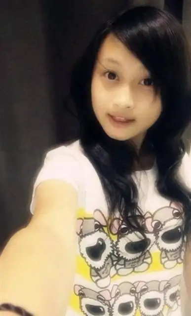 长大后的孙侨潞像几乎每个女孩子一样,喜欢晒自拍.