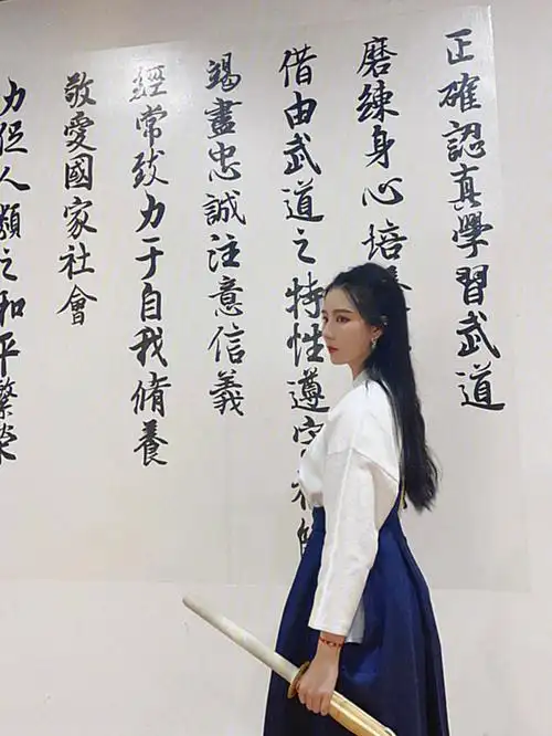 心中无男人拔剑自然神剑谱第一页忘了爱