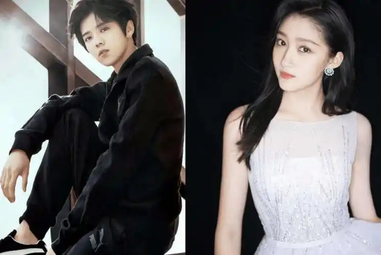 关晓彤晒照中指露戒,疑与鹿晗订婚,网友:男方27官宣女方27订婚_戒指