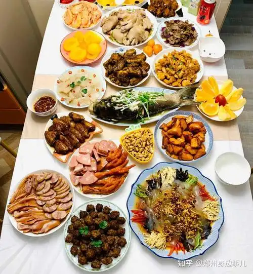 郑州身边事儿 的想法: 北方人过春节年夜饭只有饺子,别开玩笑了,年夜