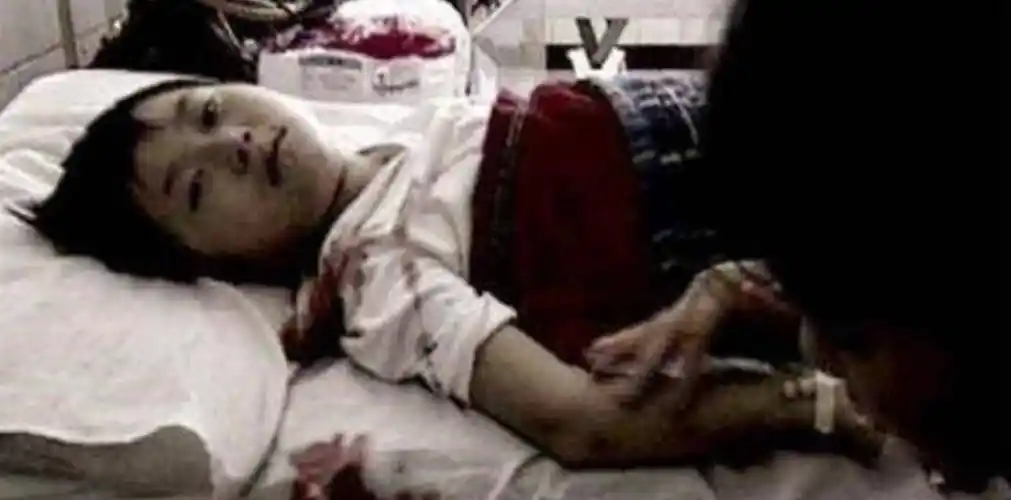 青海妈妈燕志云:虐待6岁女儿致死,7年后出狱,挖出女儿骨灰泄愤_苏丽