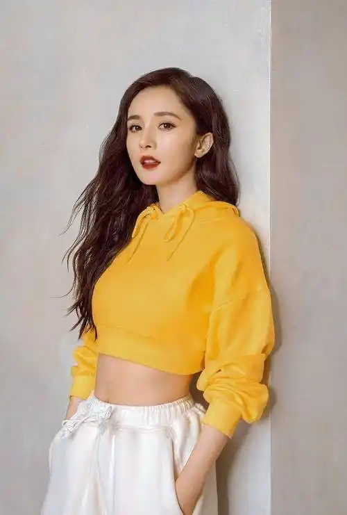 66米的姐姐,体重只有88斤,比李沁还瘦,但她不仅有肱二头肌,还有马甲线