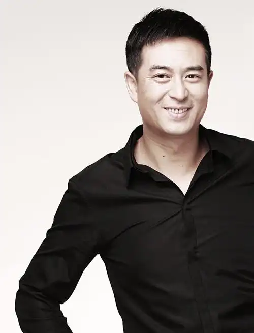 年4月8日出生于陕西省西安市,祖籍陕西省安康市,中国内地影视男演员