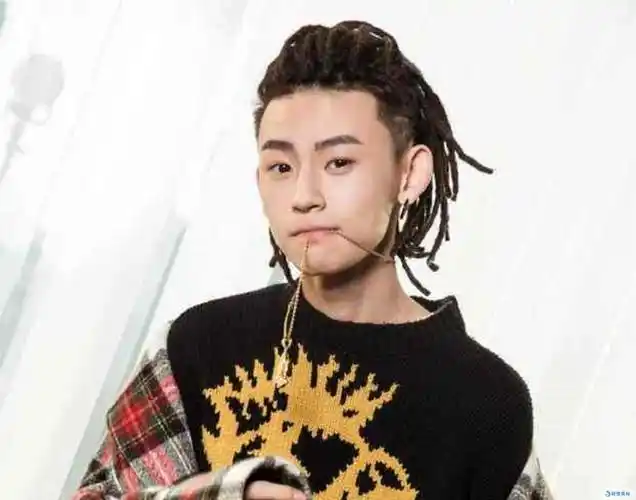 小鬼挑战"美作短发",丑到粉丝都脱粉,外国人的审美有毒吧