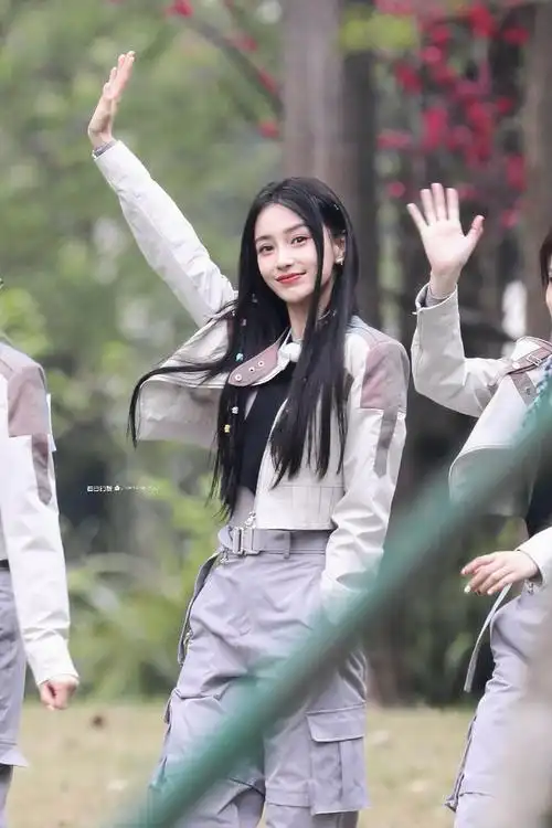 #杨颖奔跑吧双马尾编发剧照##angelababy奔跑吧编发剧照#