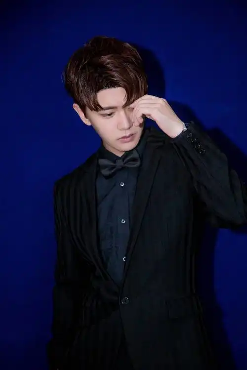 任嘉伦 | 星河滚烫 你是人间理想