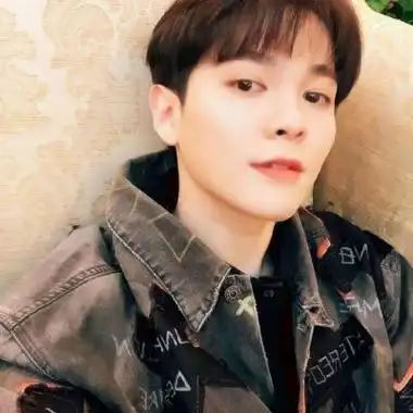 尤长靖帅气高清图片头像歌手尤长靖图片头像精选