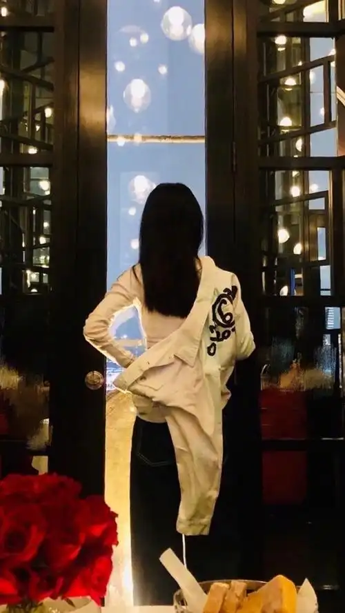 赵丽颖背影1080x1920分辨率查看