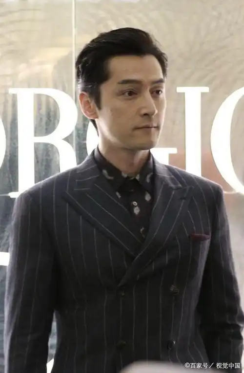 2020年10月10日,上海,胡歌,童瑶出席阿玛尼活动.