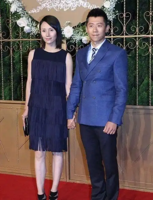 袁泉的痴情与泪水:公婆离婚了也是我亲人,挽救丈夫破碎亲情