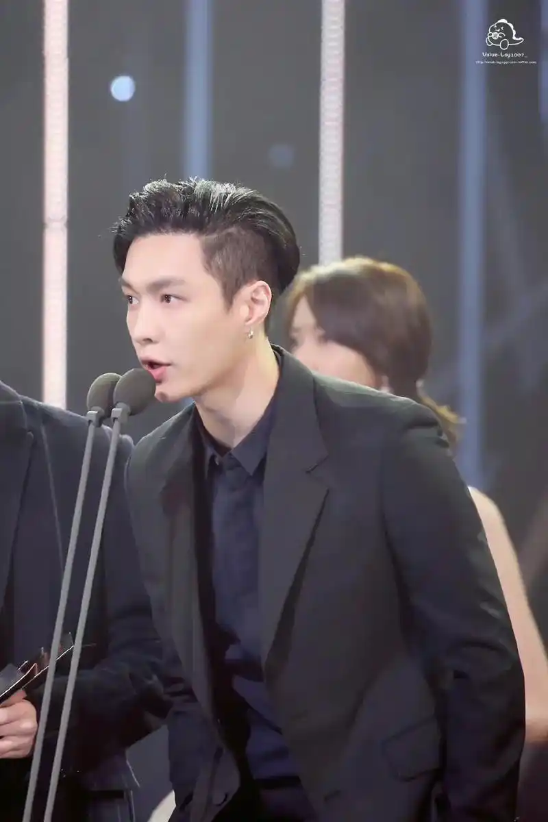 嘎嘎气质的张总#exo #做梦素材 #张艺兴 #贝壳女孩  - 抖音