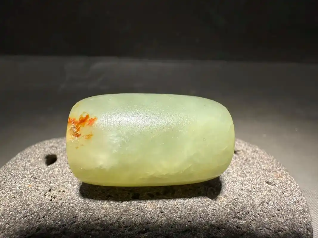 红山 黄玉红沁勒子 孔道磨损痕迹漂亮#古珠之美 #老珠子 # - 抖音