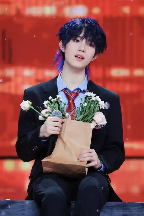 今日星拍放送##苏新皓蓝发