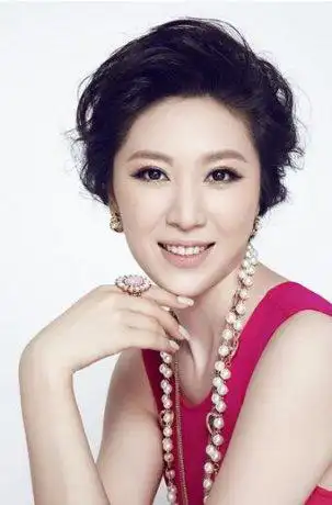 女高音歌唱家伊泓远歌剧星星之火将全国巡演