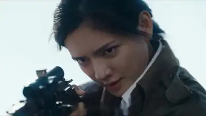 《铁血女枪手》美女枪手神勇出击,热血护国硬核开战!