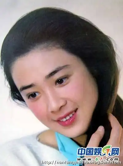 傅艺伟80年代青涩照曝光 妖艳演妲己无人超越(组图)