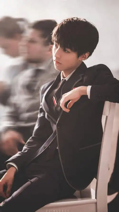 王俊凯穿校服小合集,干净气质也能帅气逼人