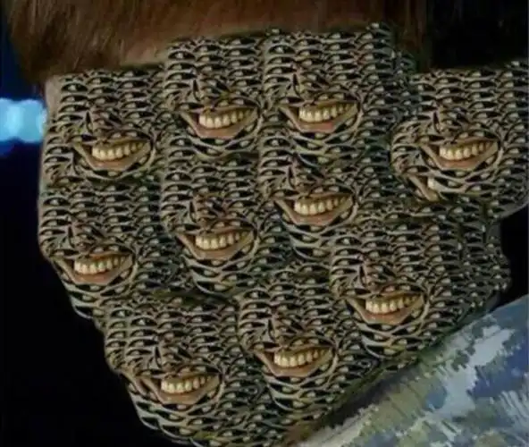 这样,有密集恐惧症的人点进来估计整个人都不好了,并且密密麻麻的眼睛