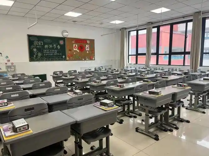 我市中小学精心准备迎开学_教室_仪式_西安