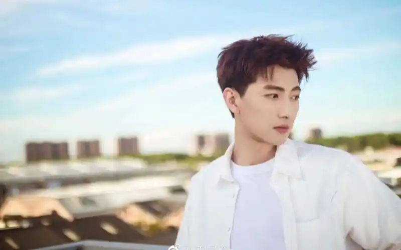 【刘昱晗】大学生